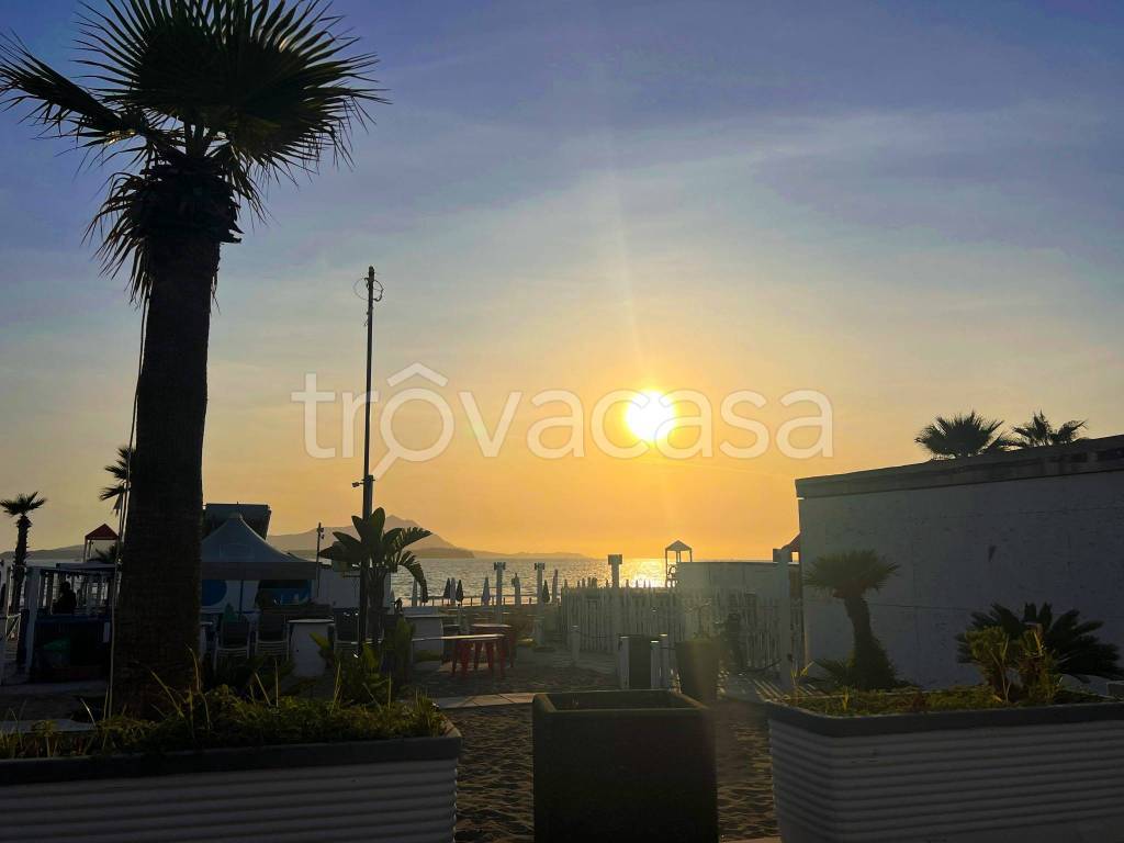 appartamento in vendita a Bacoli in zona Miseno