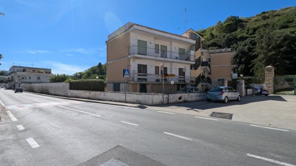 appartamento in vendita a Bacoli in zona Baia