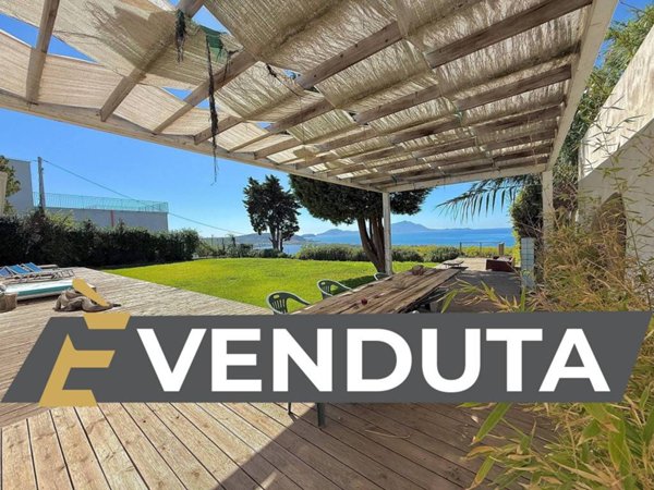 casa indipendente in vendita a Bacoli