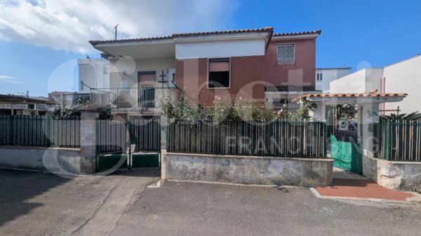 appartamento in vendita a Bacoli in zona Fusaro