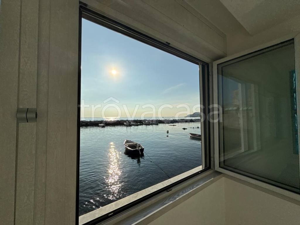 appartamento in vendita a Bacoli in zona Baia