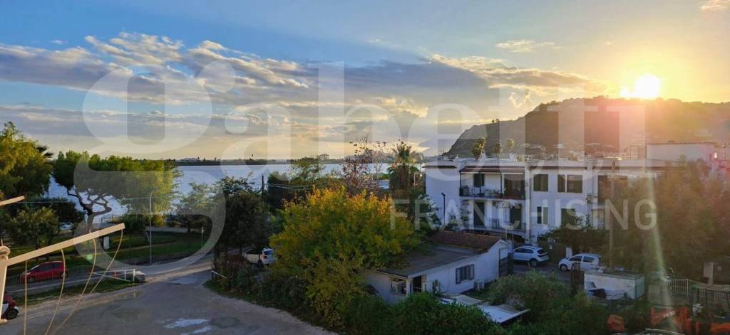 appartamento in vendita a Bacoli in zona Fusaro