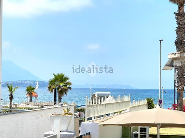 casa indipendente in vendita a Bacoli in zona Miseno