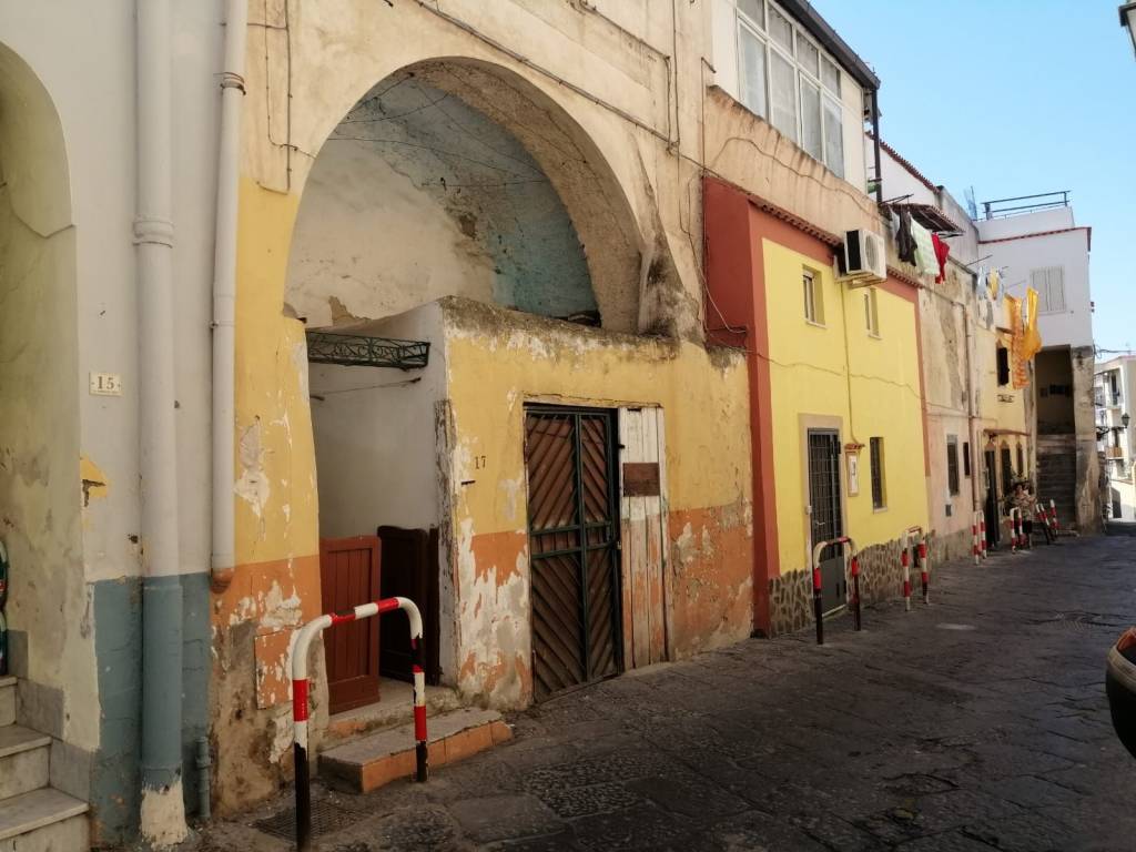 casa indipendente in vendita a Bacoli