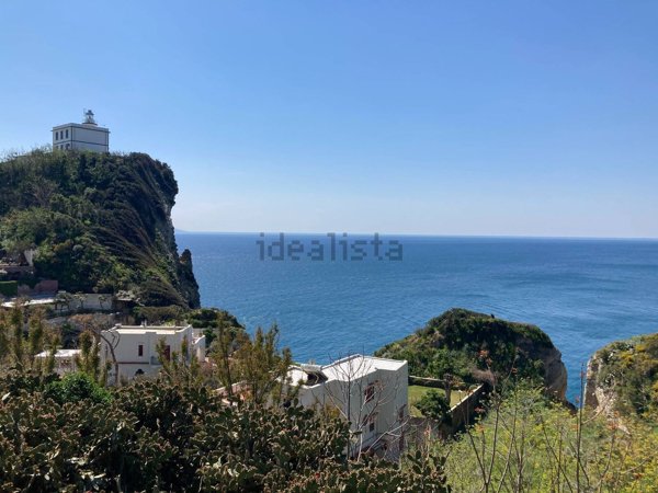 appartamento in vendita a Bacoli in zona Faro