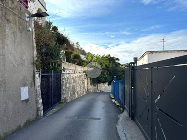 appartamento in vendita a Bacoli in zona Miseno