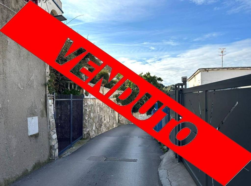 appartamento in vendita a Bacoli in zona Miseno