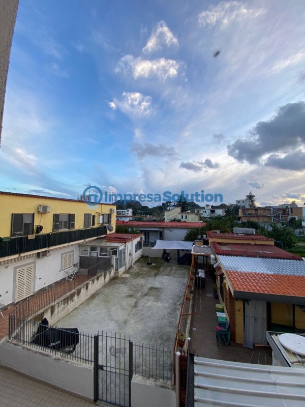 appartamento in vendita a Bacoli in zona Miseno