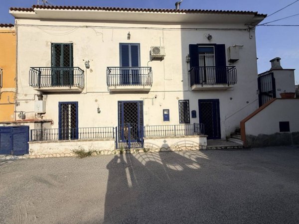 appartamento in vendita a Bacoli in zona Fusaro