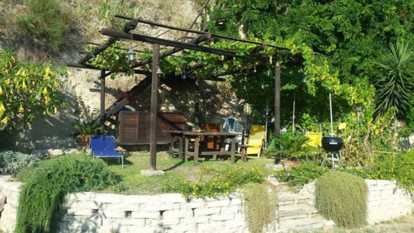 locale commerciale in vendita a Bacoli