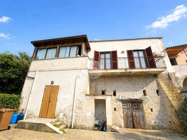 appartamento in vendita a Bacoli in zona Cuma