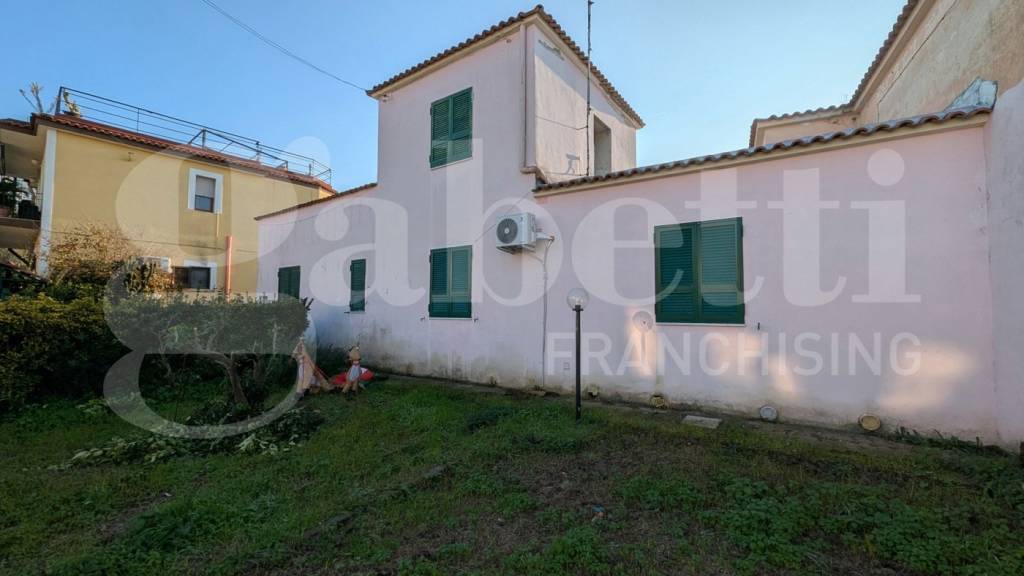 appartamento in vendita a Bacoli in zona Fusaro