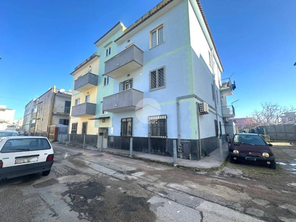 appartamento in vendita a Bacoli in zona Torregaveta