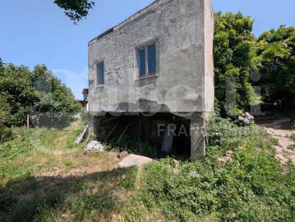 casa indipendente in vendita a Bacoli in zona Fusaro