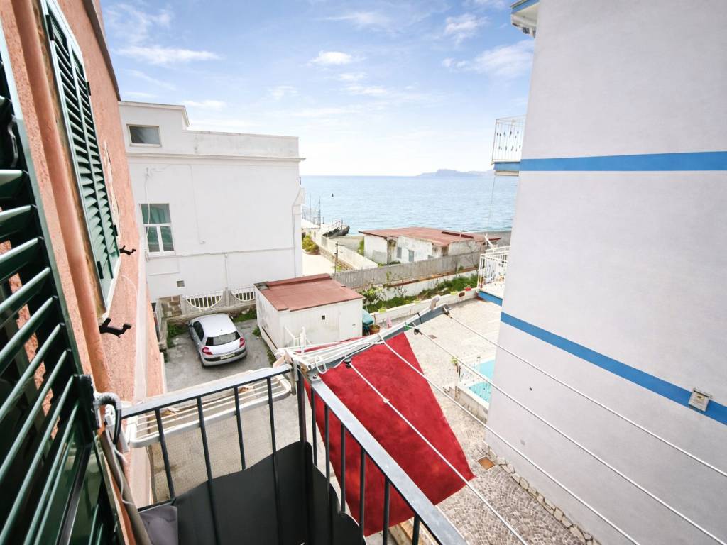 appartamento in vendita a Bacoli in zona Miliscola