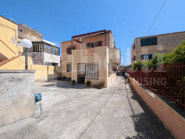 appartamento in vendita a Bacoli in zona Fusaro