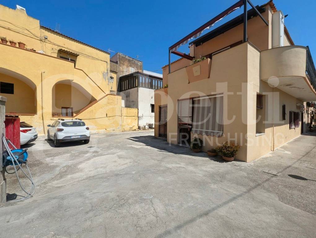 appartamento in vendita a Bacoli in zona Fusaro