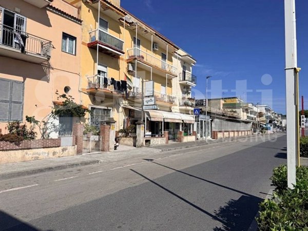 appartamento in vendita a Bacoli in zona Fusaro