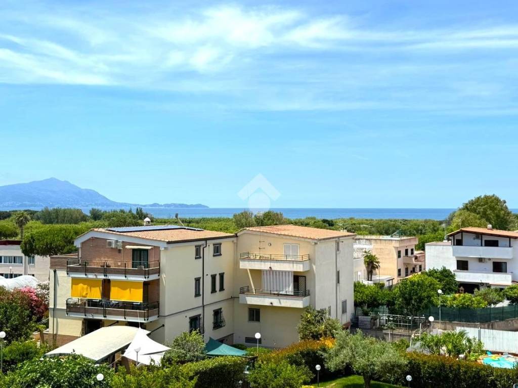 appartamento in vendita a Bacoli in zona Cuma