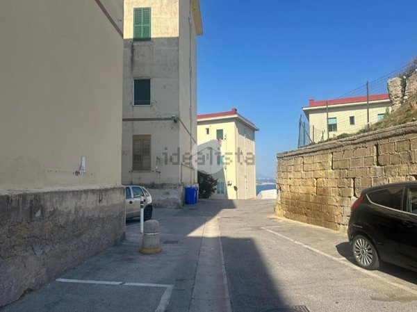 appartamento in vendita a Bacoli in zona Baia