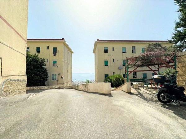 appartamento in vendita a Bacoli in zona Baia