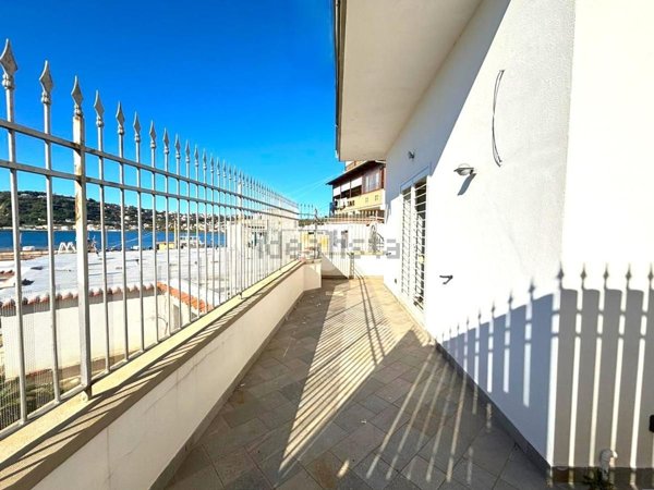 appartamento in vendita a Bacoli in zona Miseno