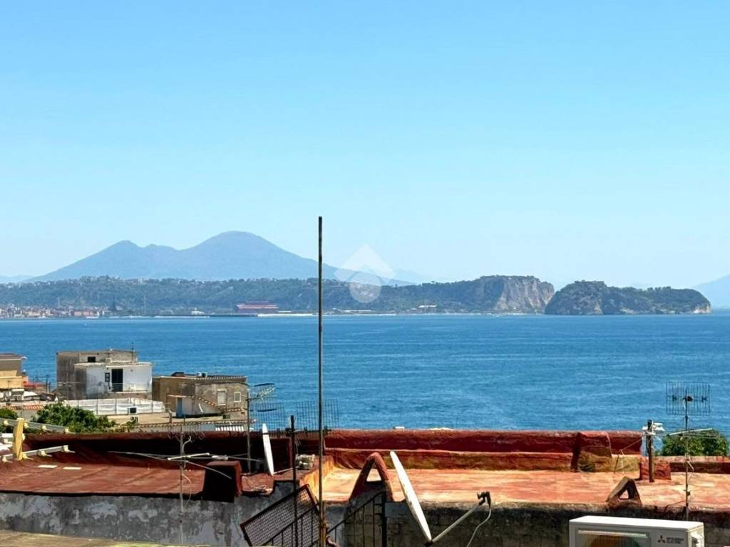 intera palazzina in vendita a Bacoli in zona Miliscola