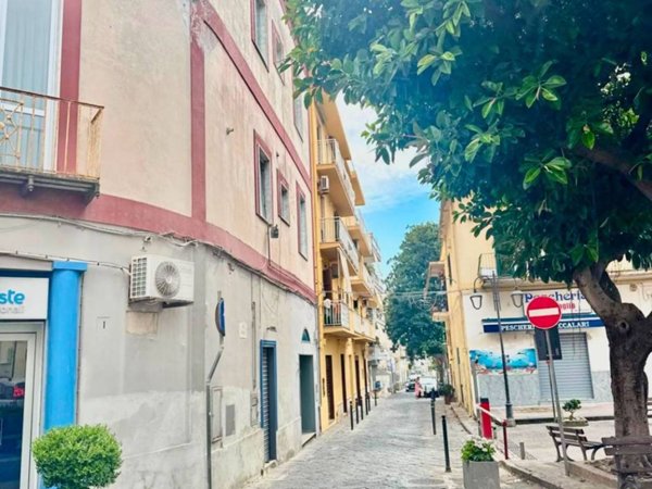 appartamento in vendita a Bacoli in zona Miliscola