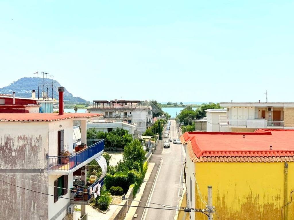 appartamento in vendita a Bacoli in zona Miliscola
