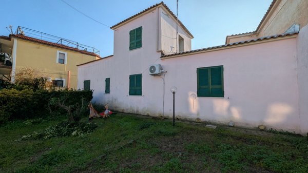 appartamento in vendita a Bacoli in zona Fusaro