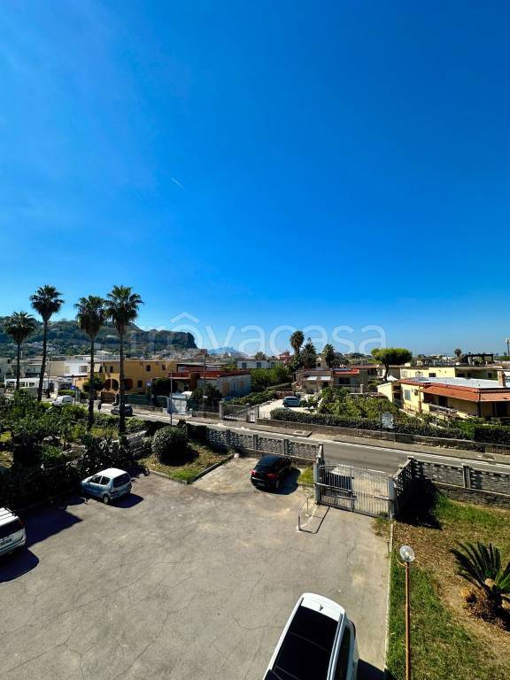 appartamento in vendita a Bacoli in zona Fusaro