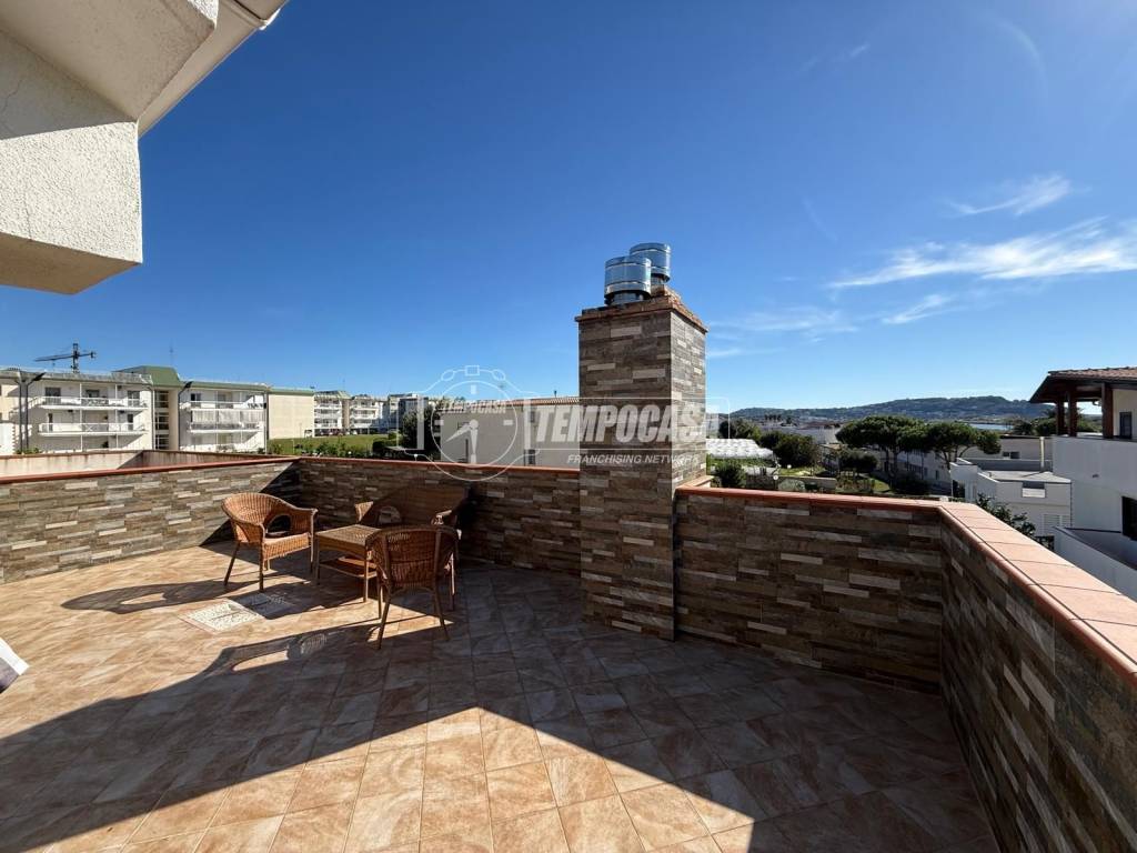casa indipendente in vendita a Bacoli in zona Cuma