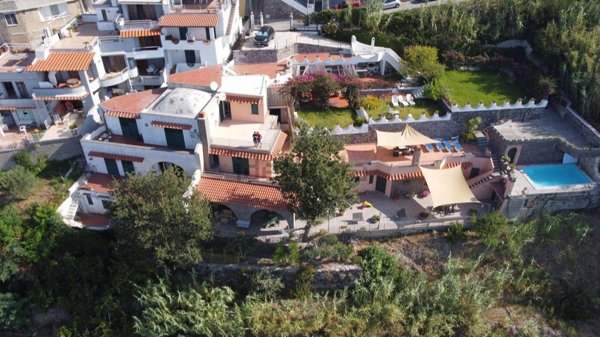 casa indipendente in vendita a Barano d'Ischia
