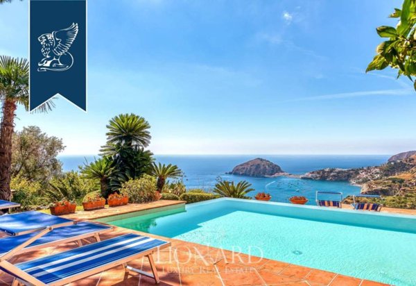 casa indipendente in vendita a Barano d'Ischia