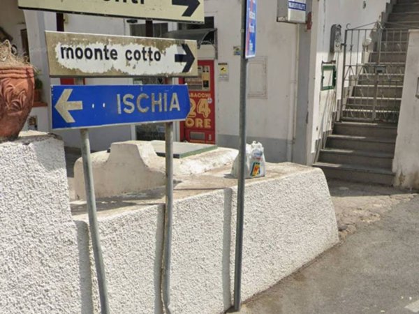 negozio in vendita a Barano d'Ischia