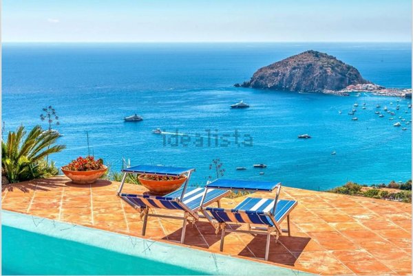 casa indipendente in vendita a Barano d'Ischia