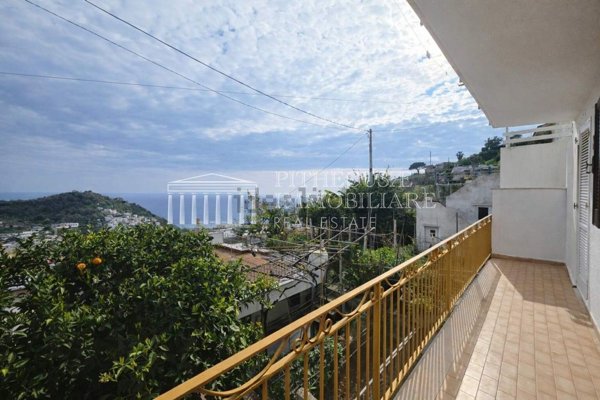 casa indipendente in vendita a Barano d'Ischia