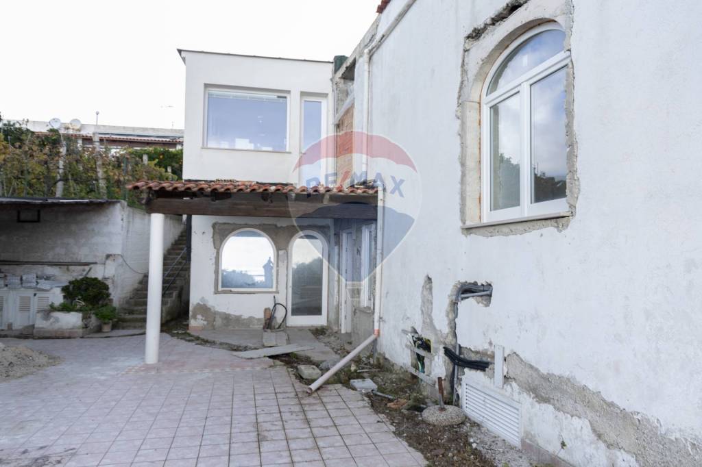 casa indipendente in vendita a Barano d'Ischia