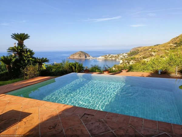 casa indipendente in vendita a Barano d'Ischia