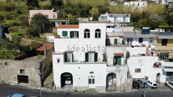 casa indipendente in vendita a Barano d'Ischia
