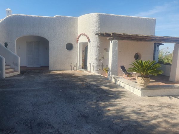 casa indipendente in vendita a Barano d'Ischia