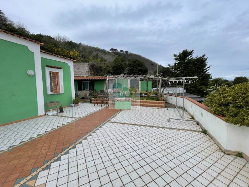 casa indipendente in vendita a Barano d'Ischia
