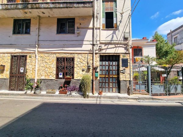 locale commerciale in vendita a Boscoreale