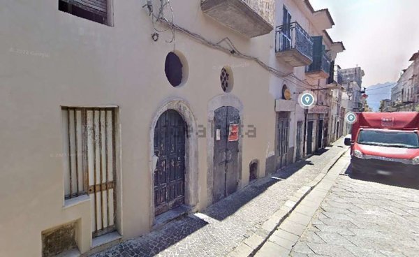 locale commerciale in vendita a Boscoreale