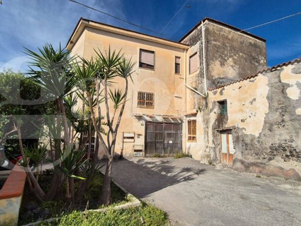intera palazzina in vendita a Boscotrecase