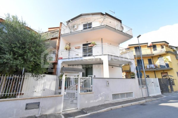 casa indipendente in vendita a Brusciano