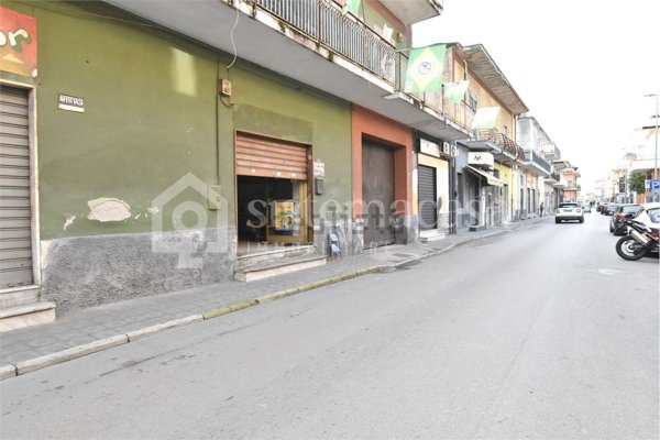 locale commerciale in vendita a Brusciano