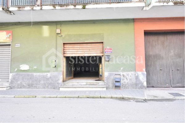 locale commerciale in vendita a Brusciano
