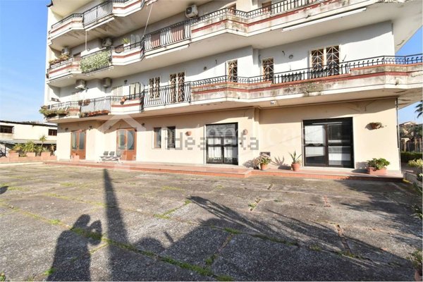 locale commerciale in vendita a Brusciano