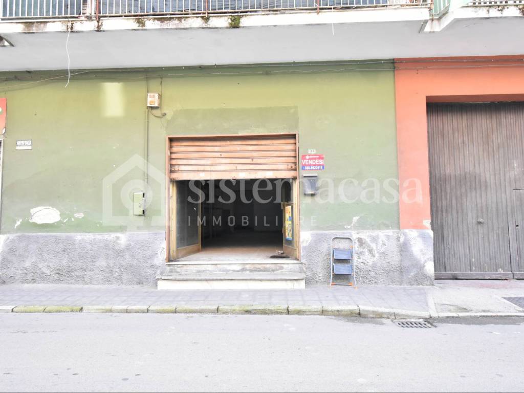 negozio in vendita a Brusciano